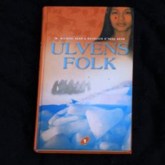 W. Michael Gear, Kathleen O'Neal Gear, Ulvens Folk (1)