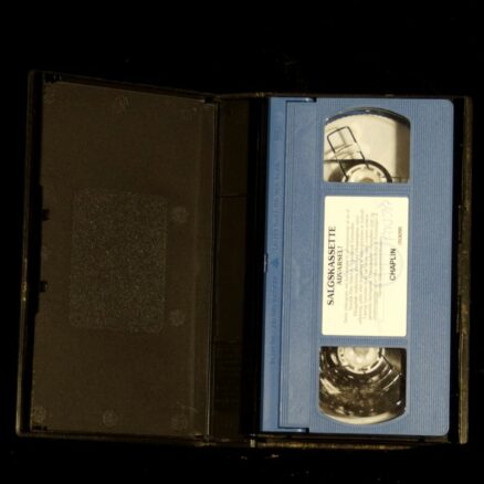 Richard Attenborough, Chaplin (VHS) - Image 2