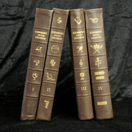 A.R. Schacht, Hjemmenes Skoleleksikon - 4 bind