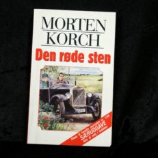 Morten Korch, Den røde sten