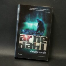 Arne Dahl, Vældige vande