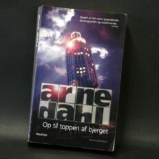 Arne Dahl, Op til toppen af bjerget