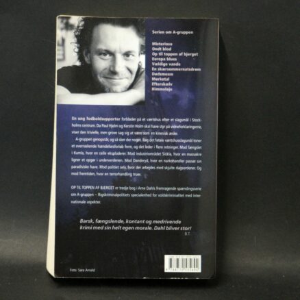 Arne Dahl, Op til toppen af bjerget - Image 3