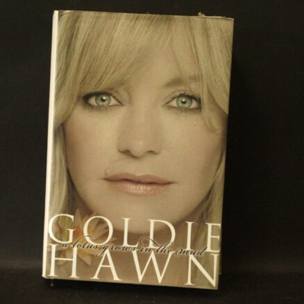 Wendy Holden, Goldie Hawn - A Lotus Grows in the Mud