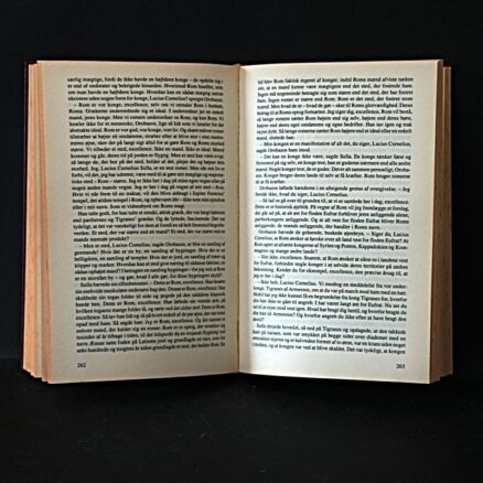 Colleen McCullough, Den romerske familie - Græskronen 1. del - Image 2