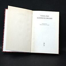 Victoria Holt, Skæbnens melodi