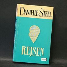 Danielle Steel, Rejsen