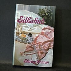 Shirley Conran, Silkehud